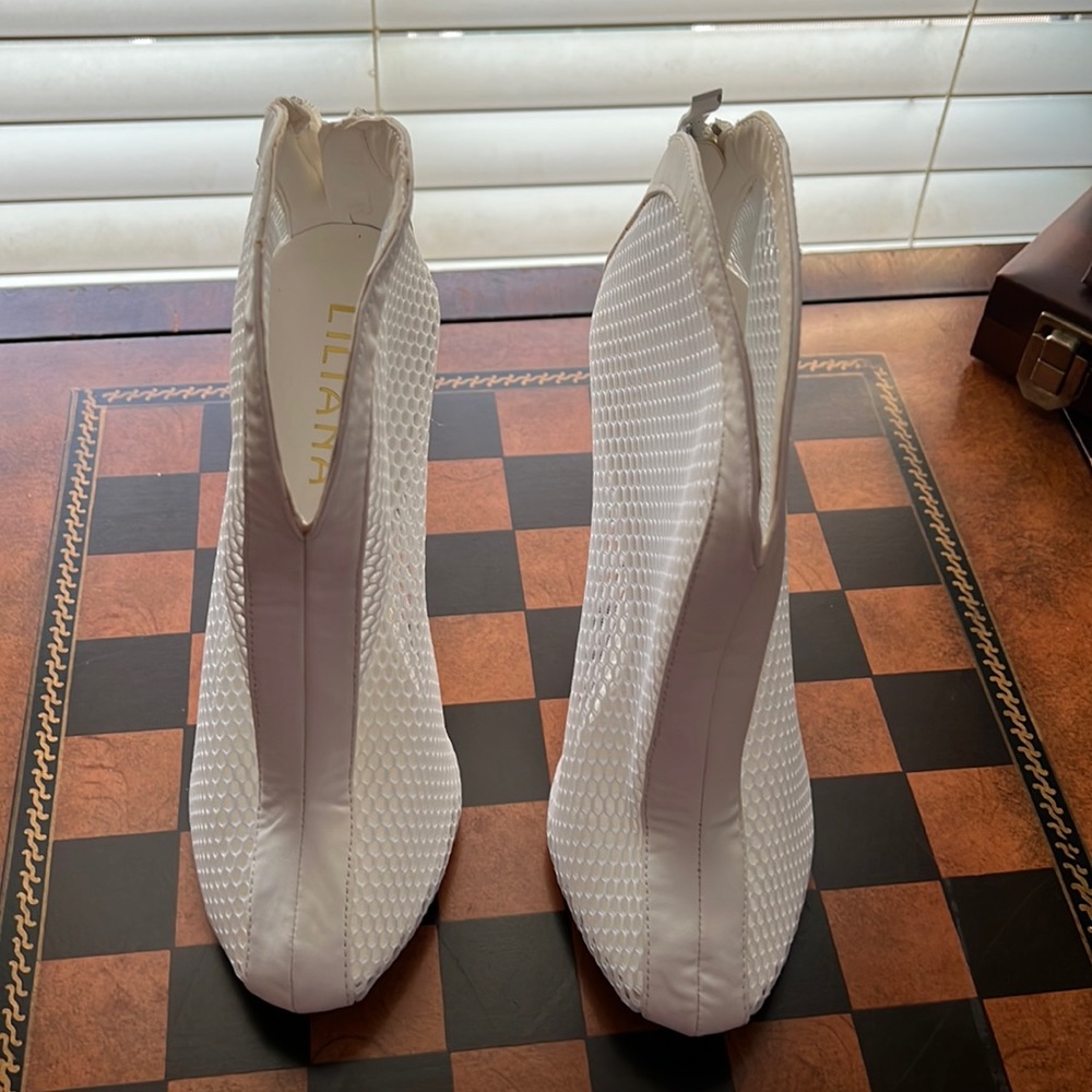 Brand Bew Cute White Bootie